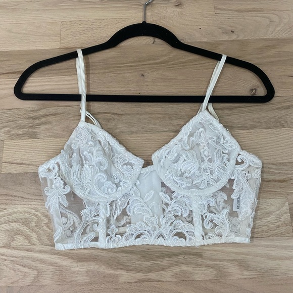 Pearl and Lace Crop Top - Picture 5 of 9
